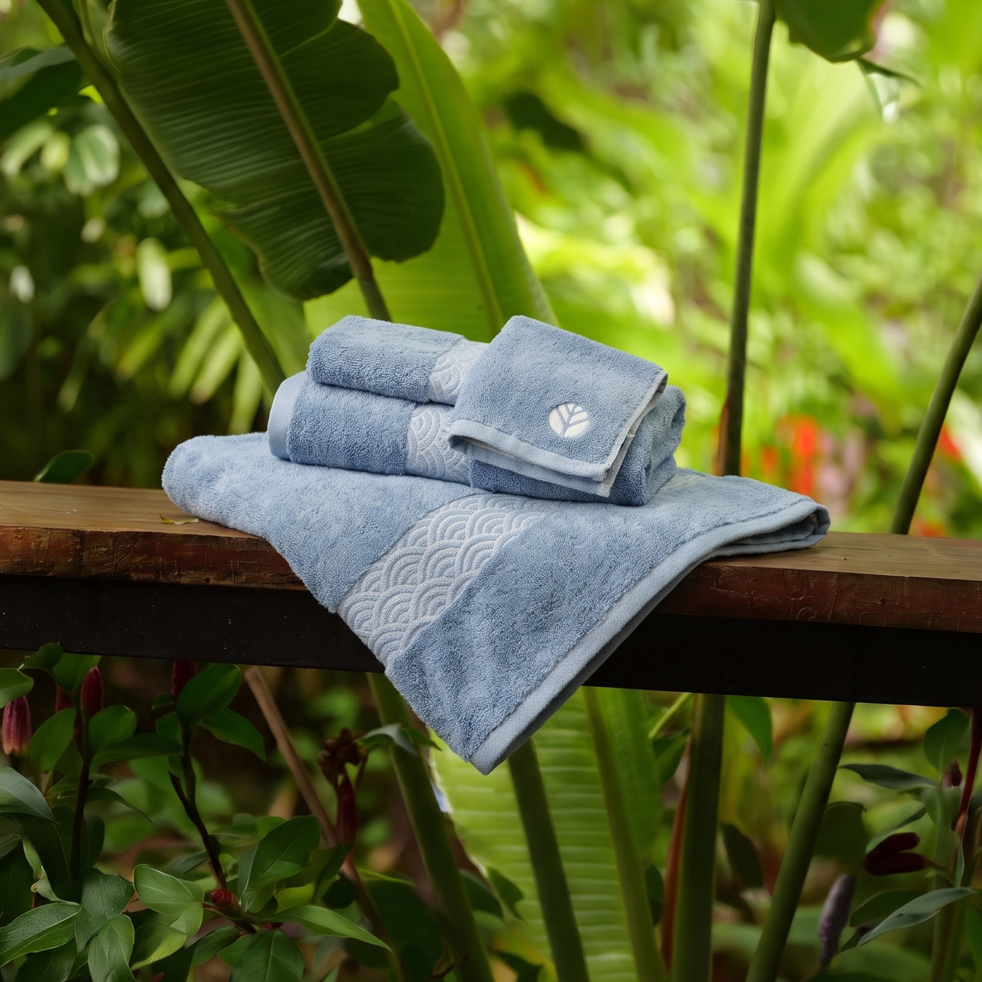 Organic Towel Set - color:natural-indigo
